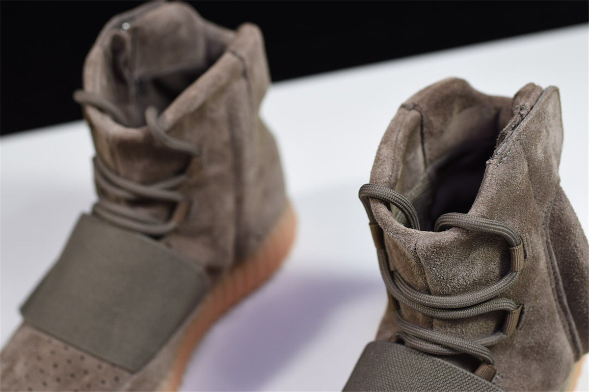 Yeezy Boost 750 Chocolate BY2456